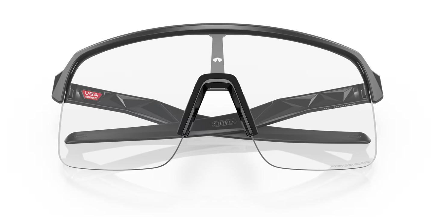 OAKLEY SUTRO LITE Matt Carbon Clear Photochromic-linssi - O9463-4539