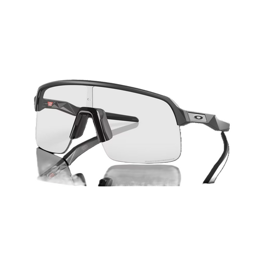 OAKLEY SUTRO LITE Matt Carbon Clear Photochromic-linssi - O9463-4539