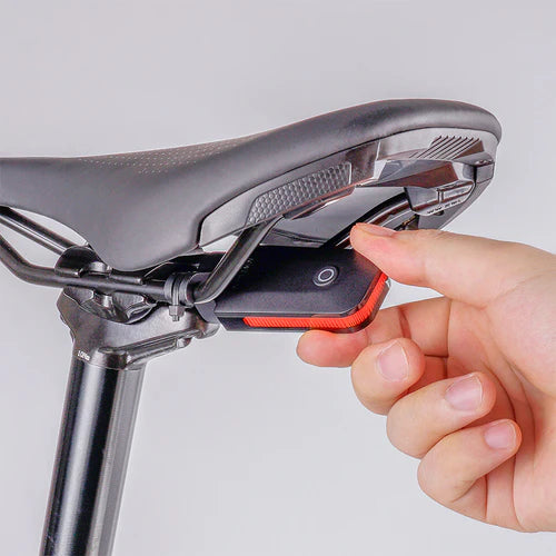 Takavalaistus RAVEMEN CL01