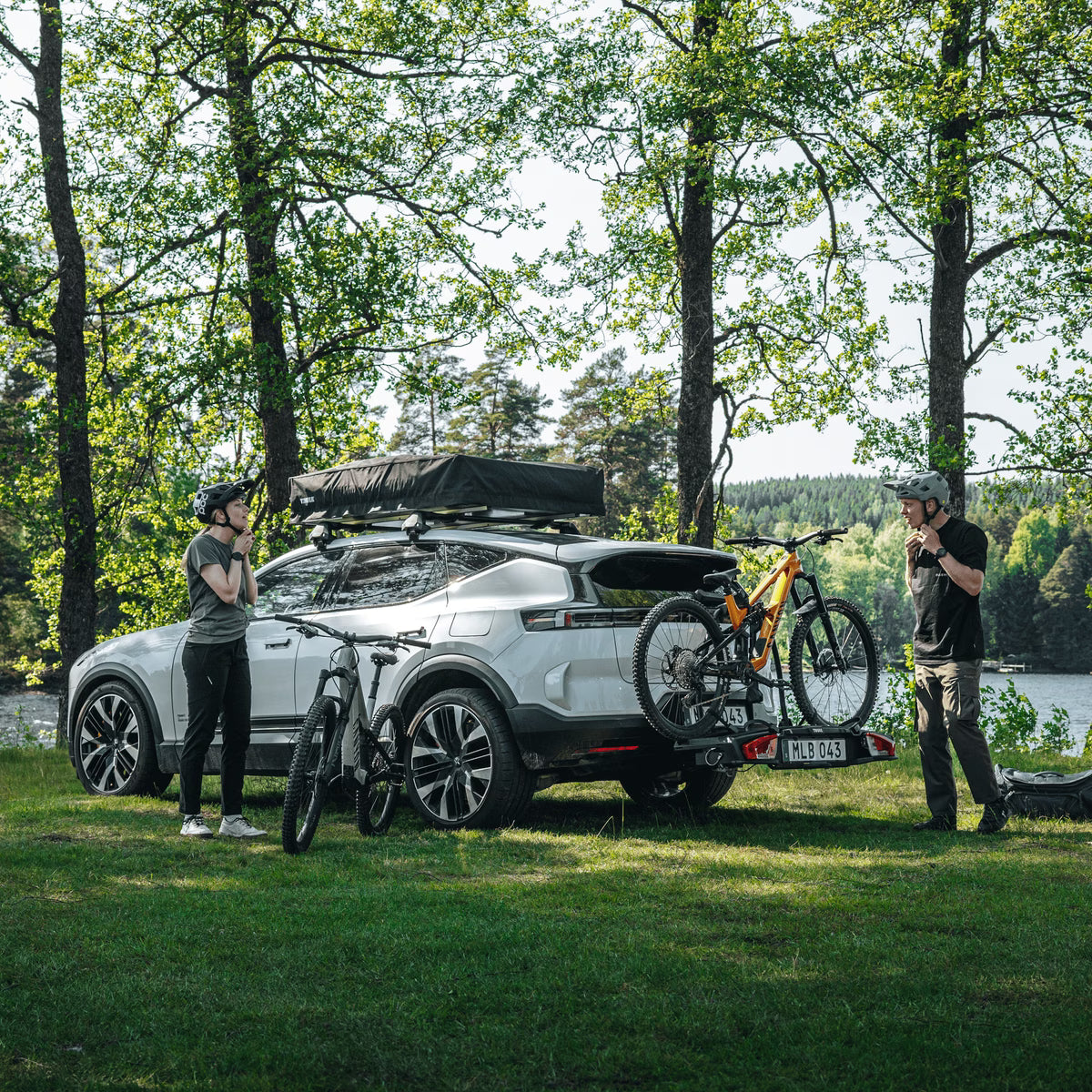 THULE VELOSPACE 3 2 Pyöräteline vetokoukussa