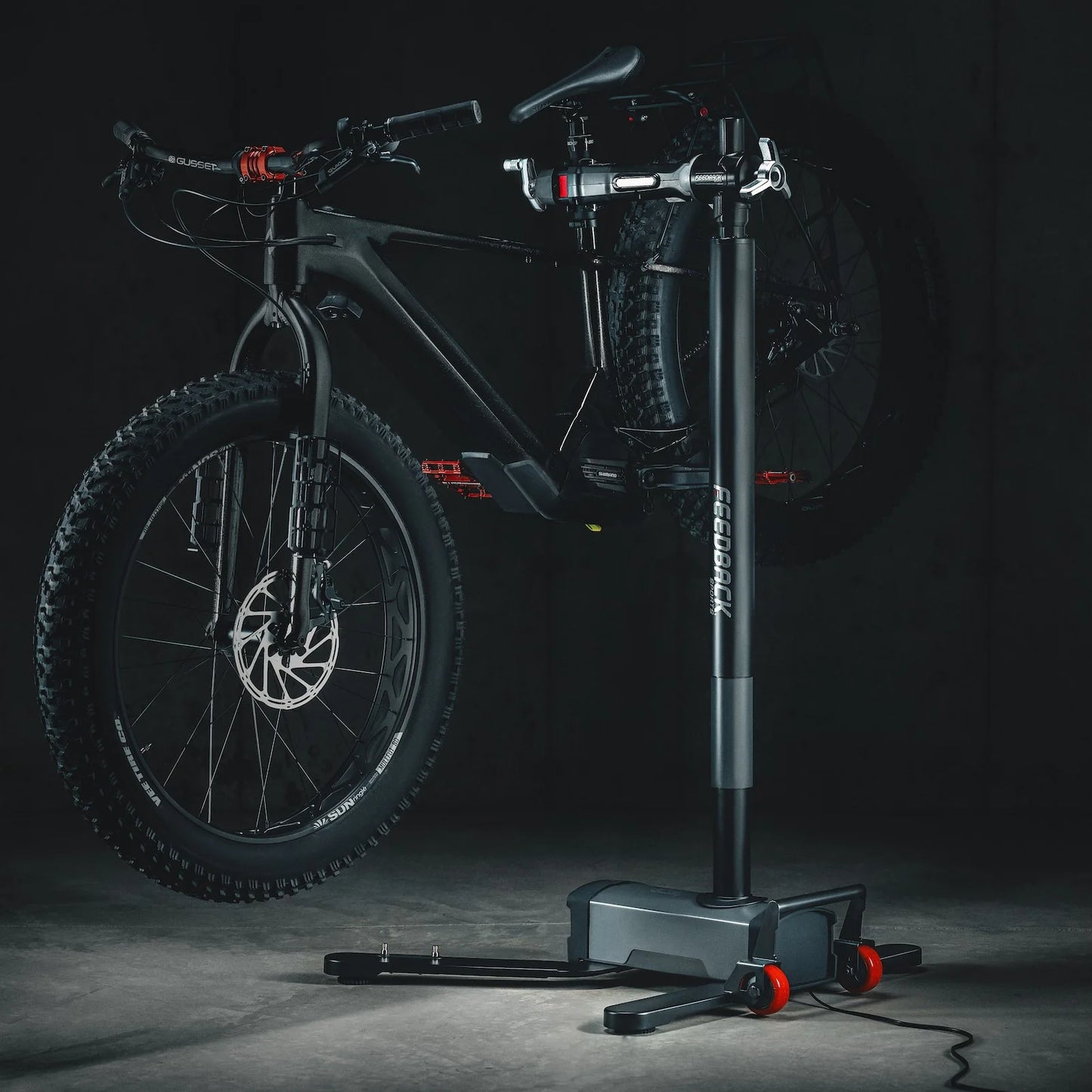 FEEDBACK SPORTS Pro E-Lift -sähköinen pyöräteline
