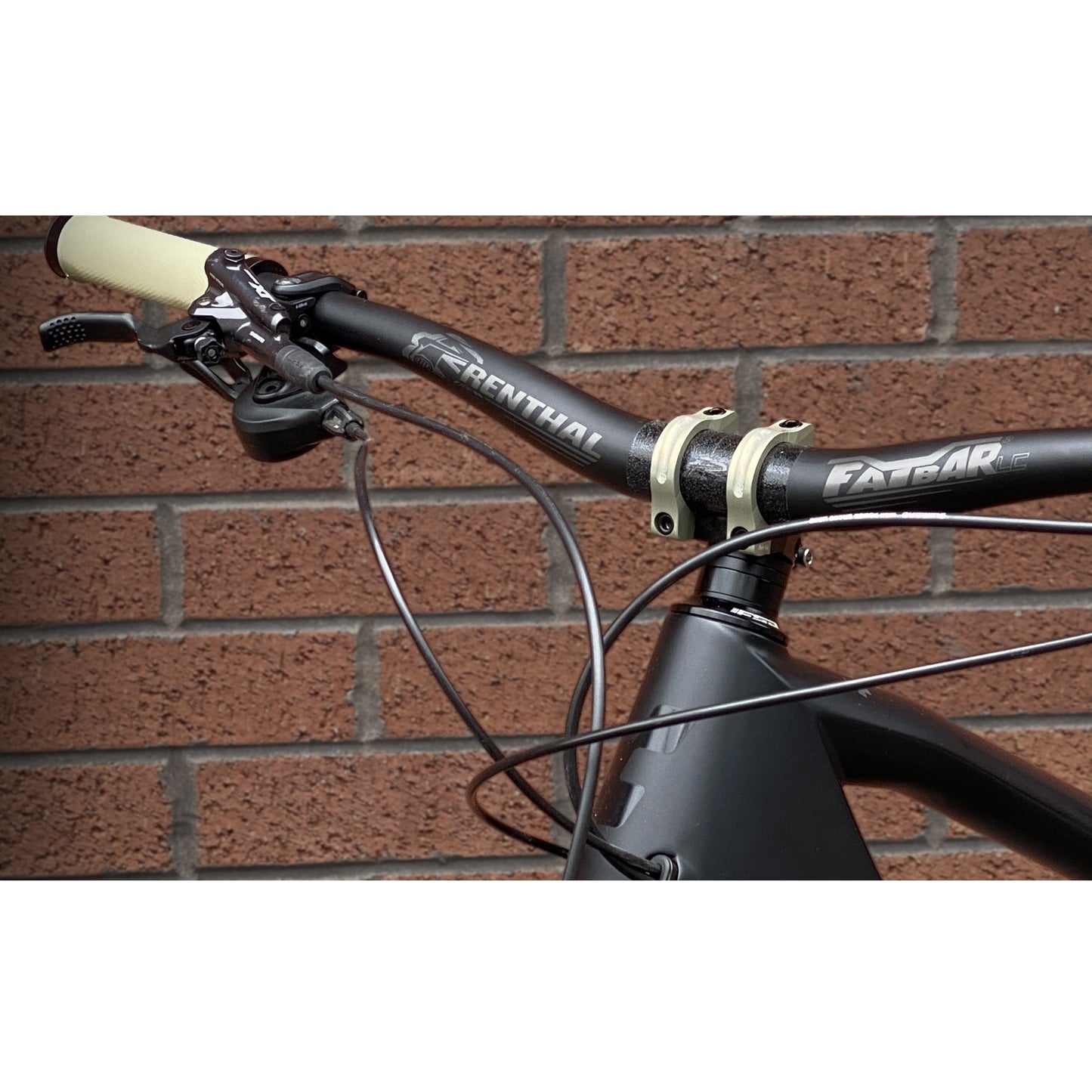 RENTHAL V3 FATBAR LITE Carbon Rise 10mm 760mm ripustin