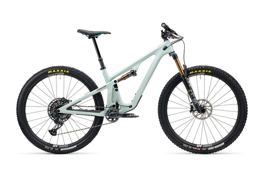 YETI SB120 29" T-SERIES-sarja ja FACTORY T1 Loch 2024 -kiinnityssarja.