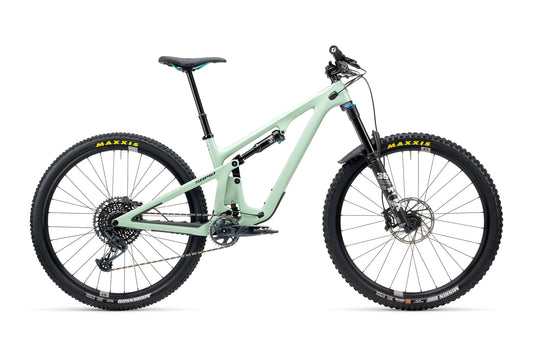 YETI SB140 29" C-SERIES-sarja ja Sage 2024 PERFORMANCE C2 -kiinnityssarja.