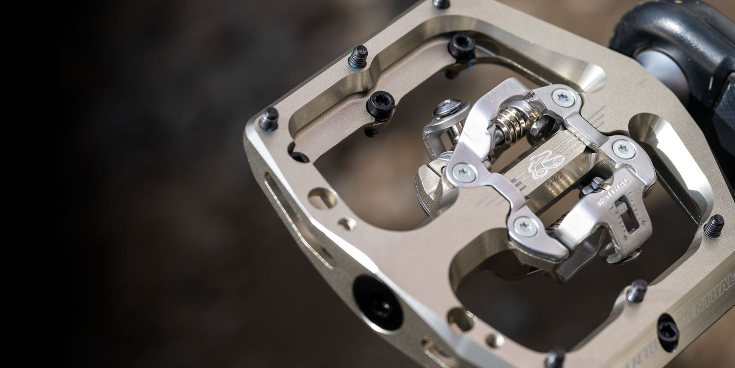 RENTHAL REVODHC pedaalit Musta (embargo 24 Sep 2025)