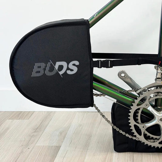 BUDS REAR BIKE PROTECT Suojakotelo maantie- ja maastopyörän vaihteistolle Musta