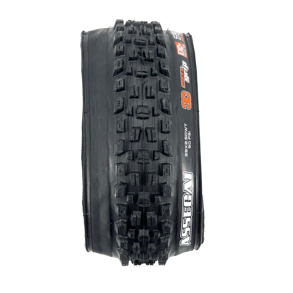 MAXXIS ASSEGAI 29x2.50 WT Exo+ 3C MaxxGrip Tubeless Ready Pehmeä musta rengas