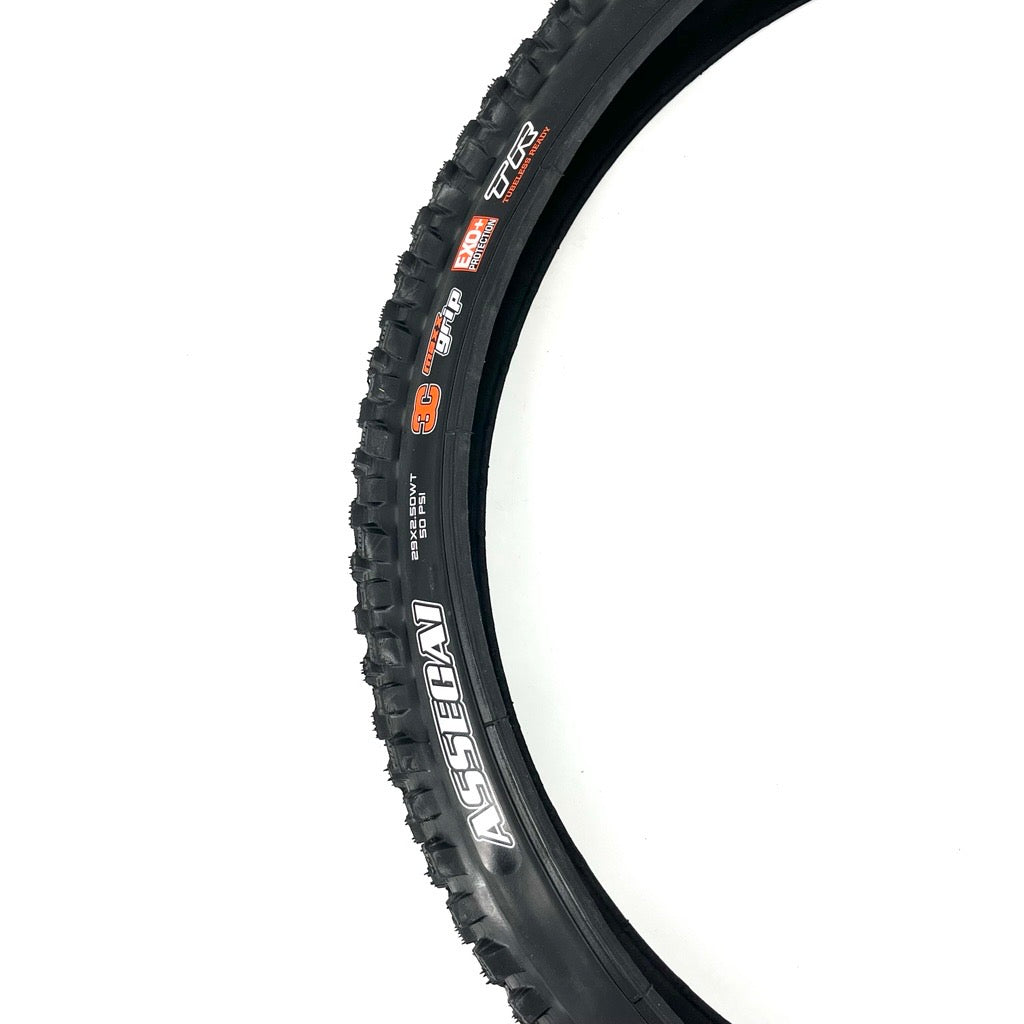 MAXXIS ASSEGAI 29x2.50 WT Exo+ 3C MaxxGrip Tubeless Ready Pehmeä musta rengas