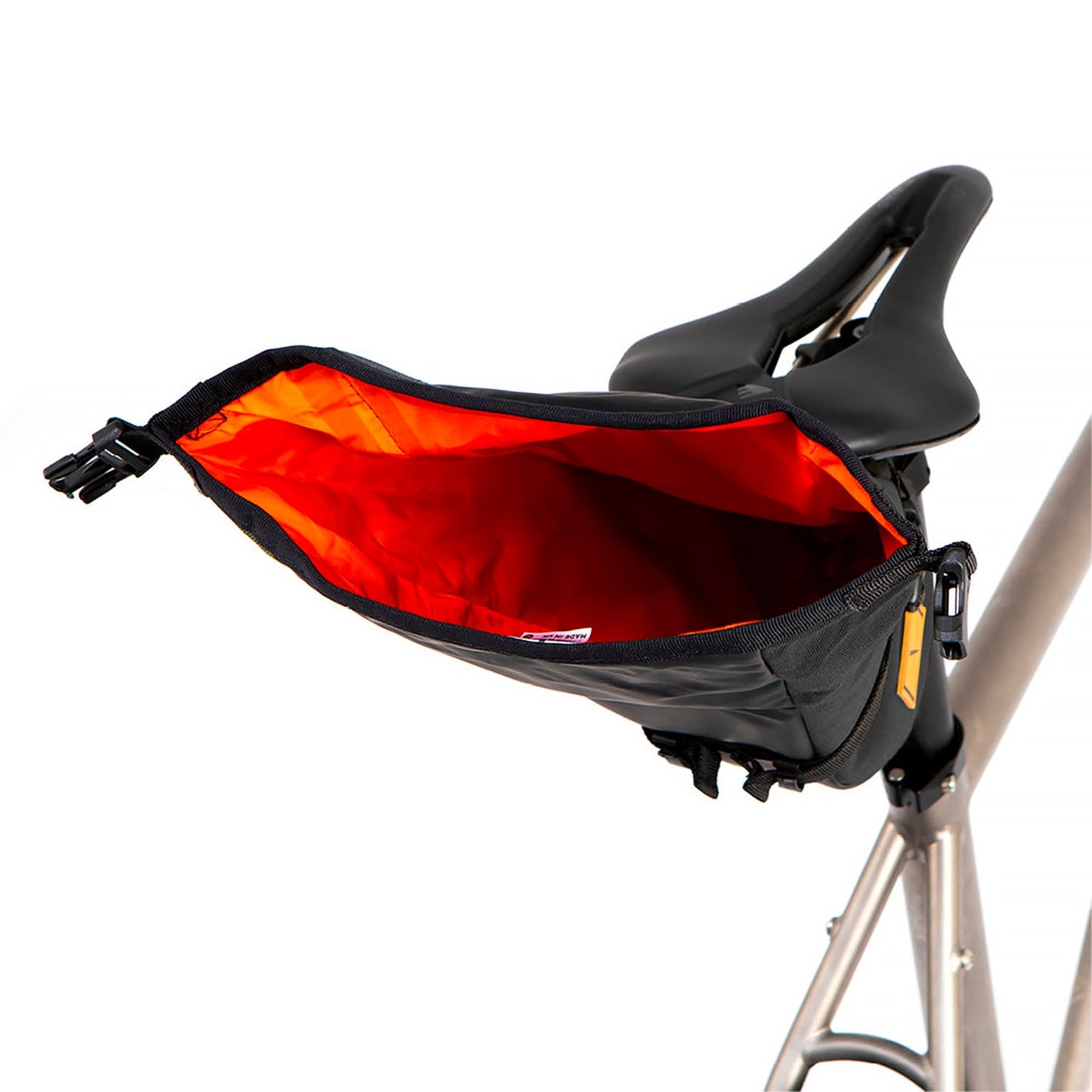 Satulalaukku RESTRAP SADDLE PACK 2.5L Musta