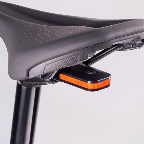 Takavalaistus RAVEMEN CL01