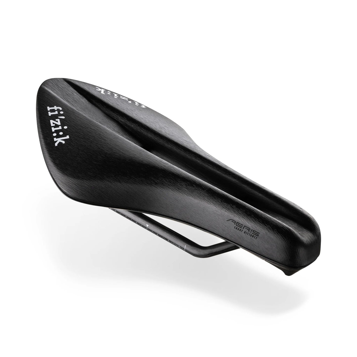 Satula FIZIK AERIS SHORT DISTANCE R1 LIGHT 135 mm Hiilikuitu-rungot