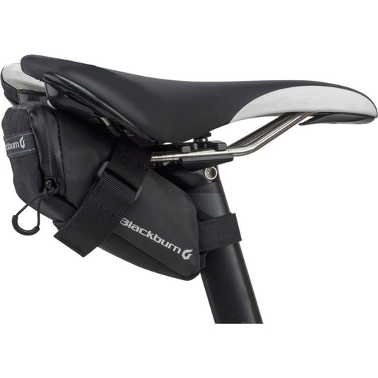 BLACKBURN GRID satulalaukku 0,4 L musta
