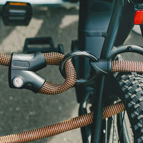 ABUS INFINITY LOOP 1806 Musta ketjulukko