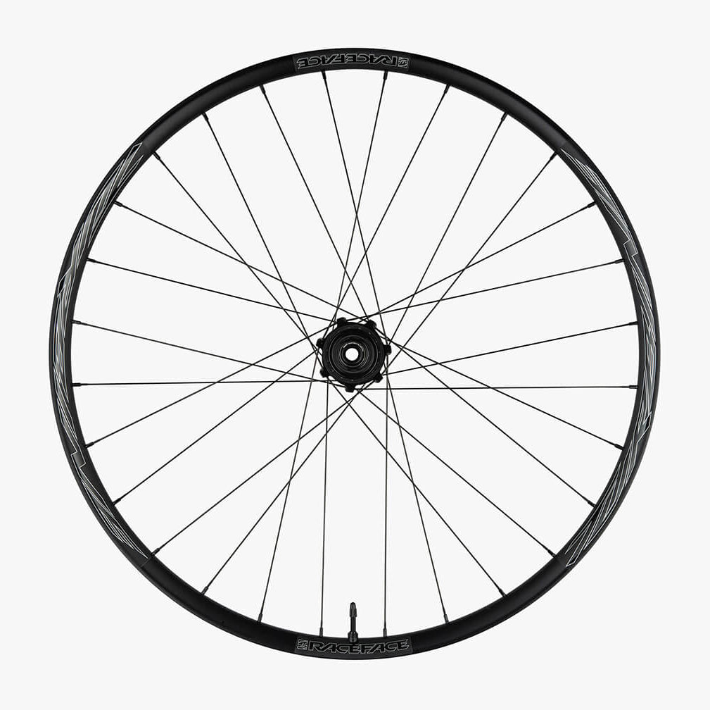 Pari RACE FACE TURBINE SL 29" pyöriä 15x110/12x148 mm Boost -pyörät.
