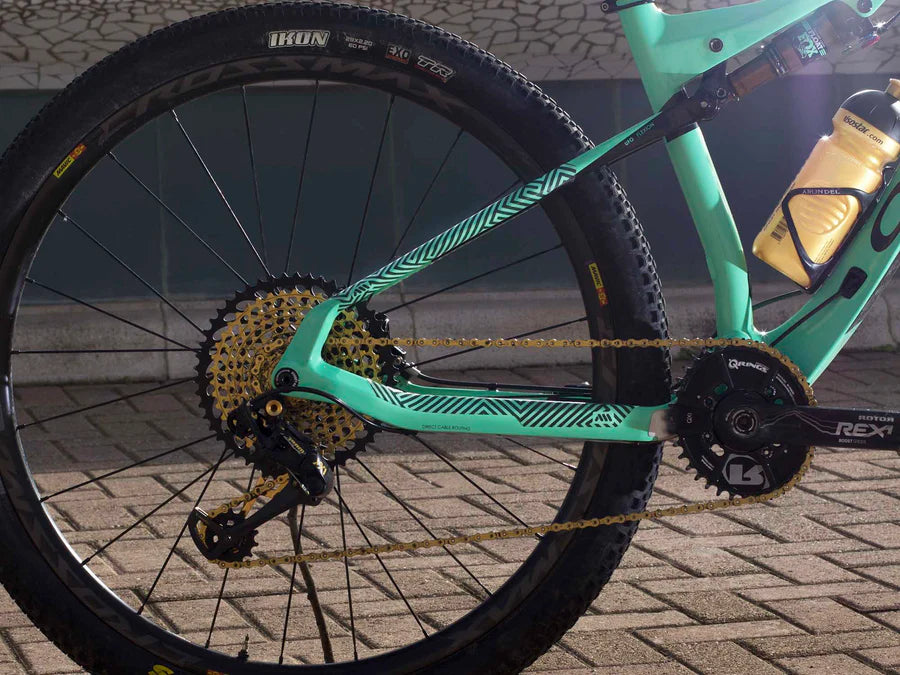 Liimasuojaus KAIKILLE MOUNTAIN STYLE Maze-pohjille ja -warpeille.