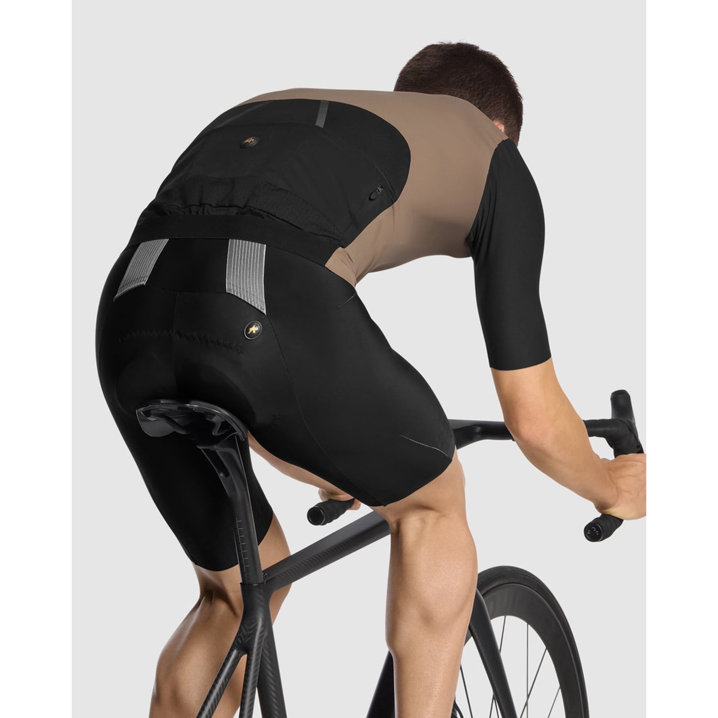 ASSOS EQUIPE RS S11 lyhythihainen trikoo Musta/Beige