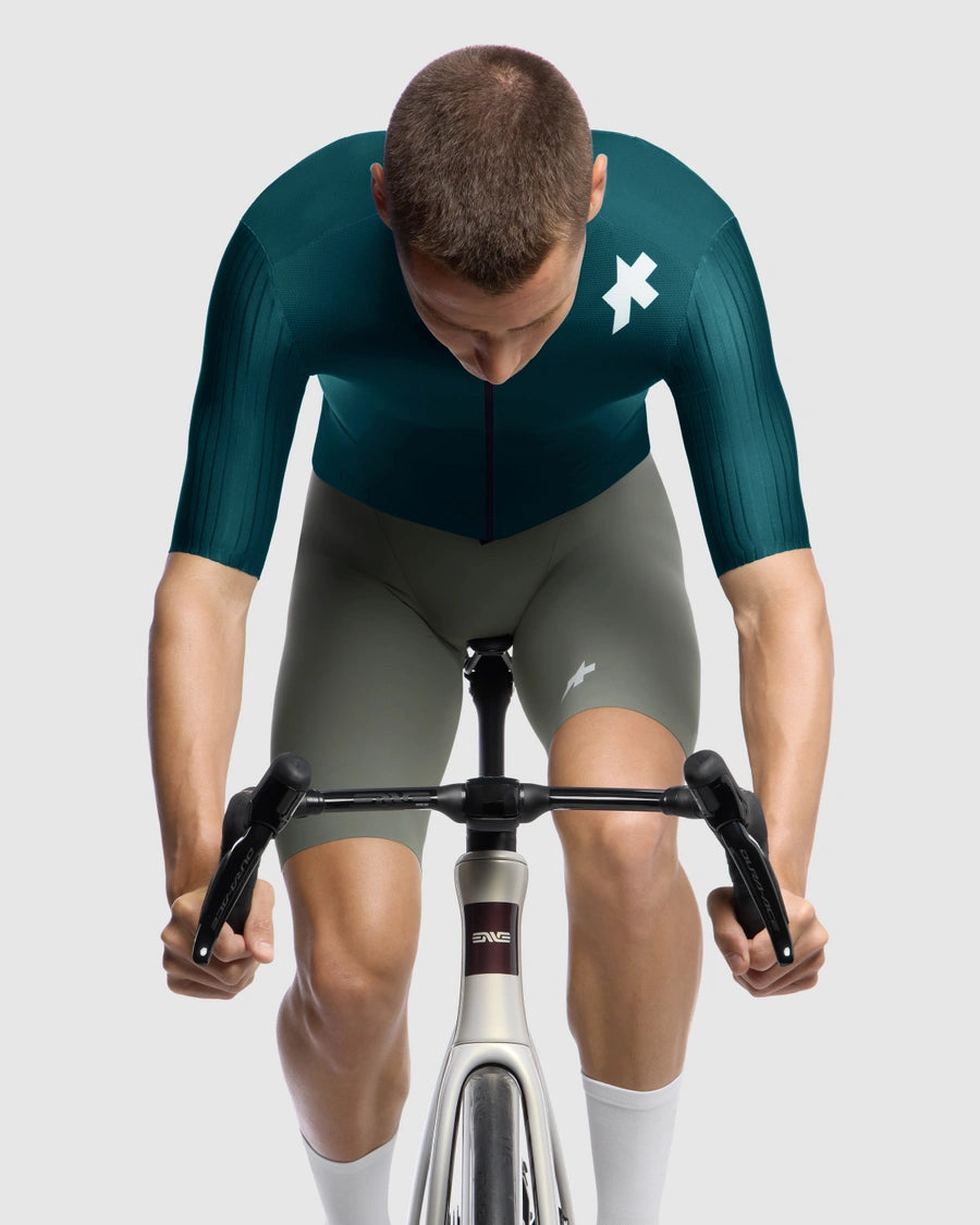 ASSOS EQUIPE RS S11 Lyhythihainen trikoo bensiiniä