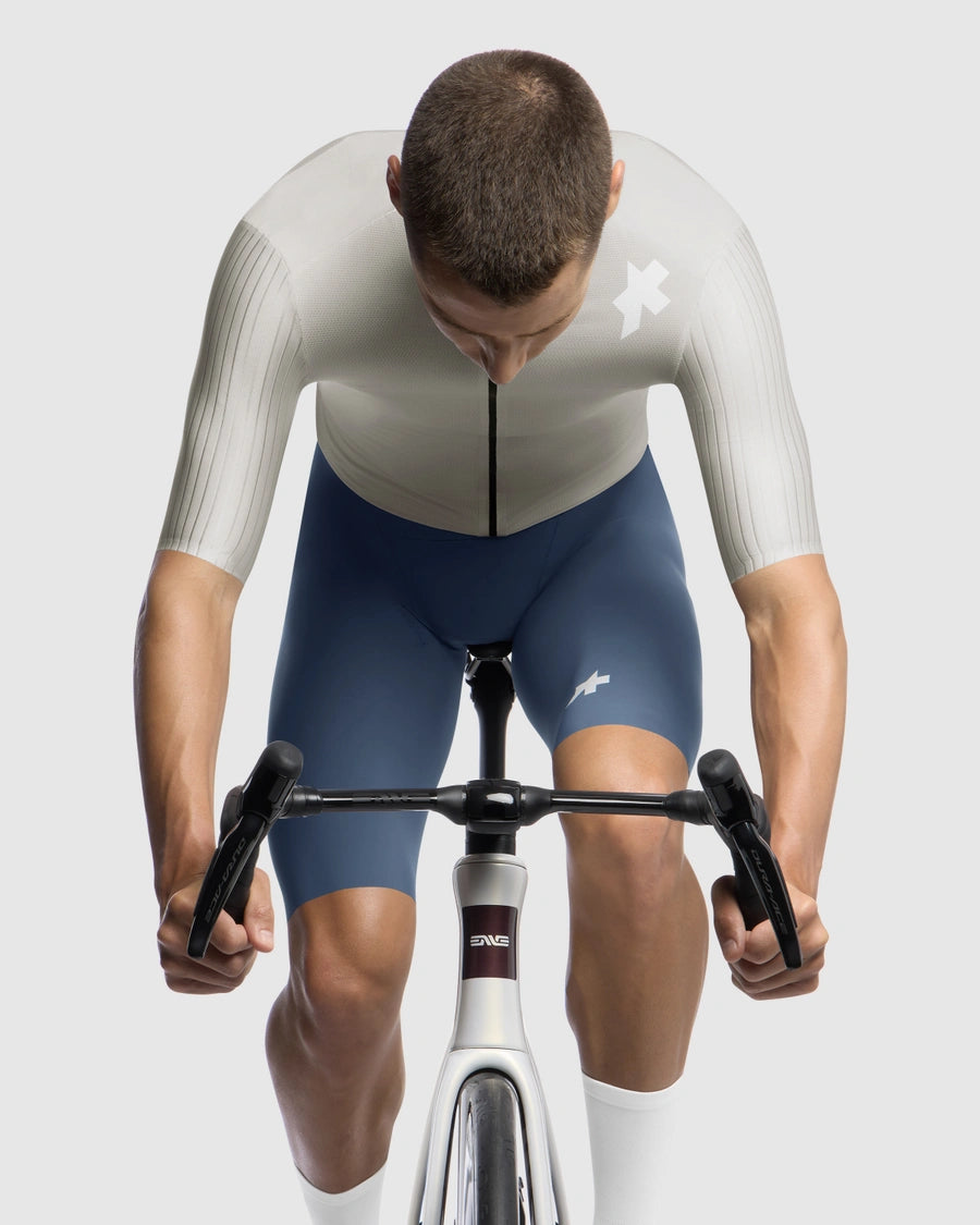 ASSOS EQUIPE RS S11 Lyhythihainen trikoo Almond Milk (mantelimaito)