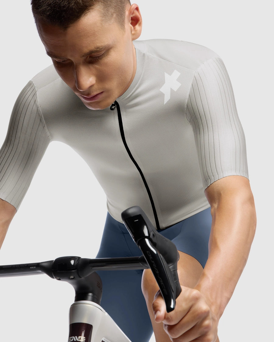 ASSOS EQUIPE RS S11 Lyhythihainen trikoo Almond Milk (mantelimaito)