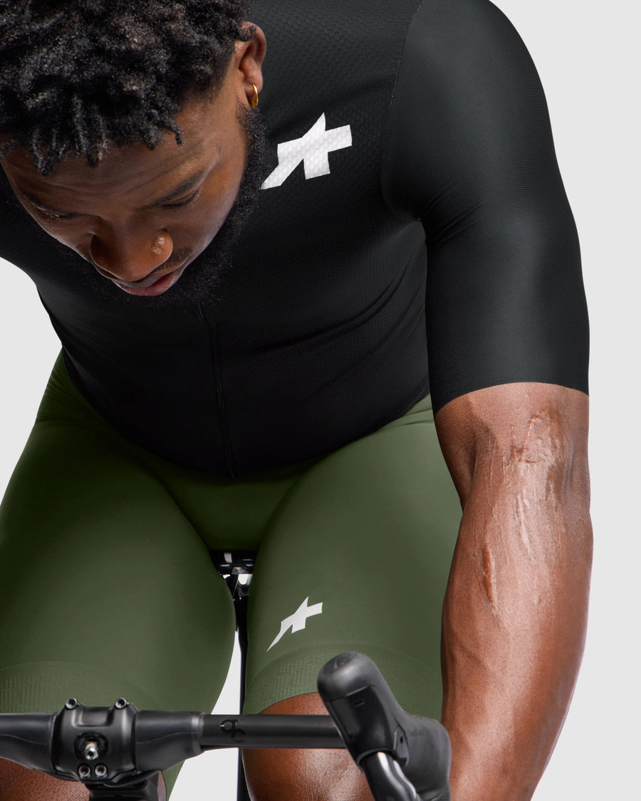 ASSOS MILLE GT JERSEY S11 EVO Lyhythihainen trikoo MUSTA