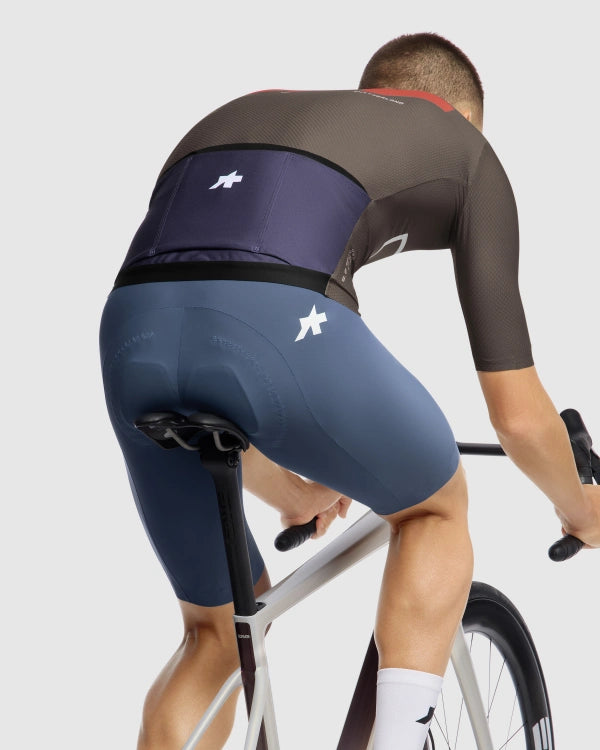ASSOS EQUIPE R S11 Jersey We are the A lyhythihainen ruskea