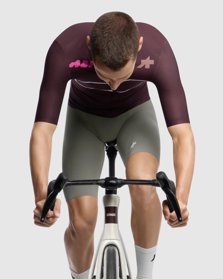 ASSOS EQUIPE EQUIPE R S11 Jersey We are the A Lyhythihainen Punainen