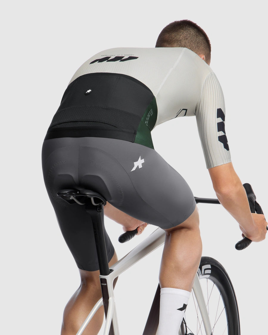 ASSOS EQUIPE RS S11 Something to say Lyhythihainen trikoo Valkoinen