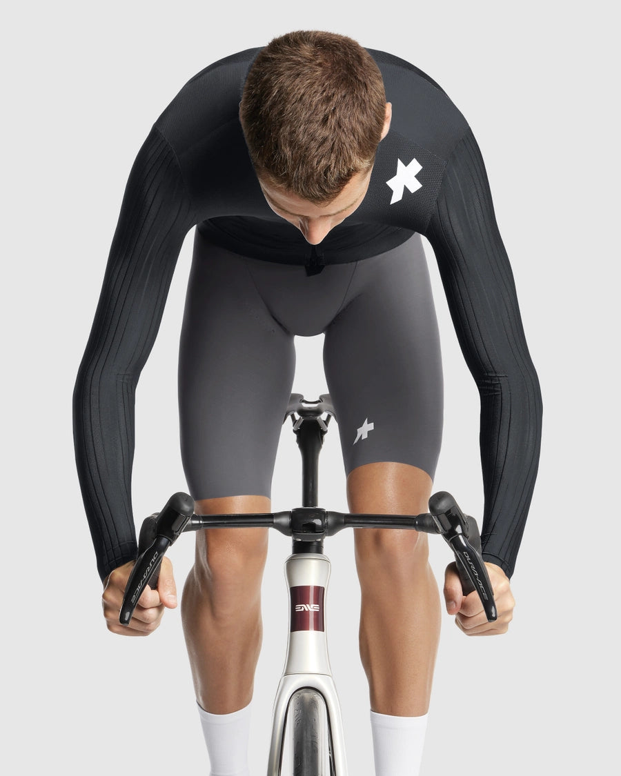 ASSOS EQUIPE RS S11 pitkähihainen trikoo musta/harmaa