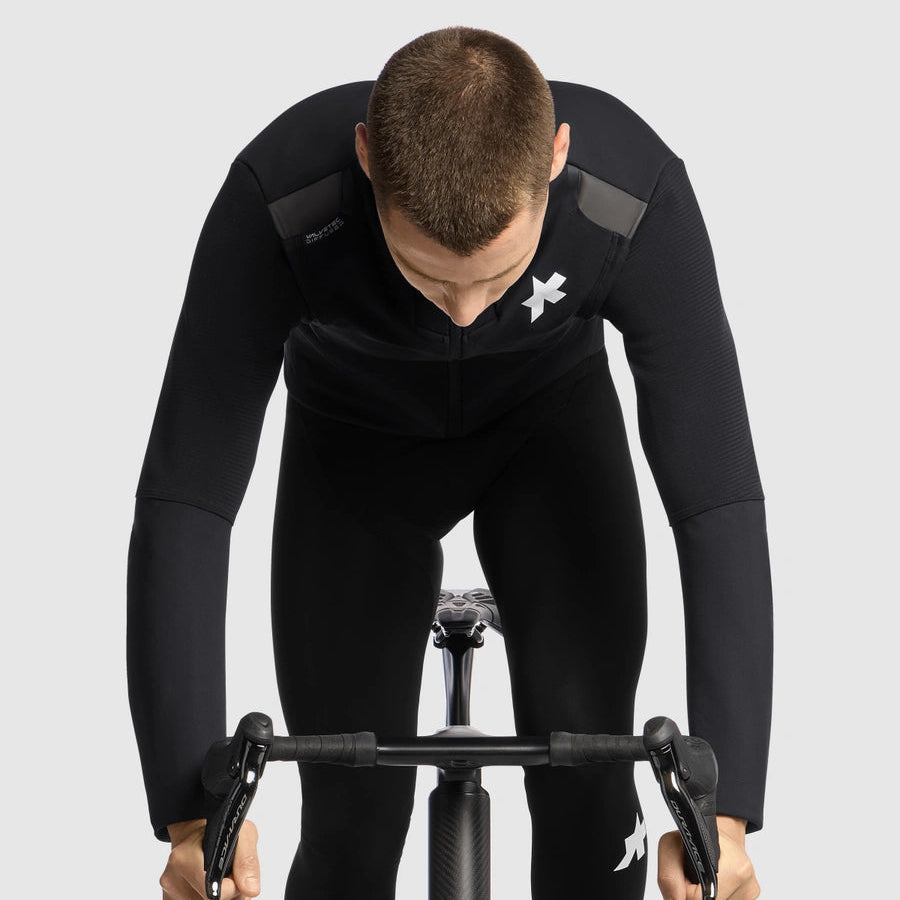 ASSOS EQUIPE RS UZ UZ S11 Musta sarjan takki