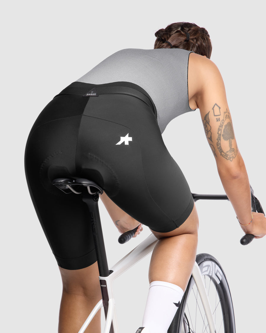ASSOS UMA GT HALF S11 Naisten pitkät reisisaappaat Musta