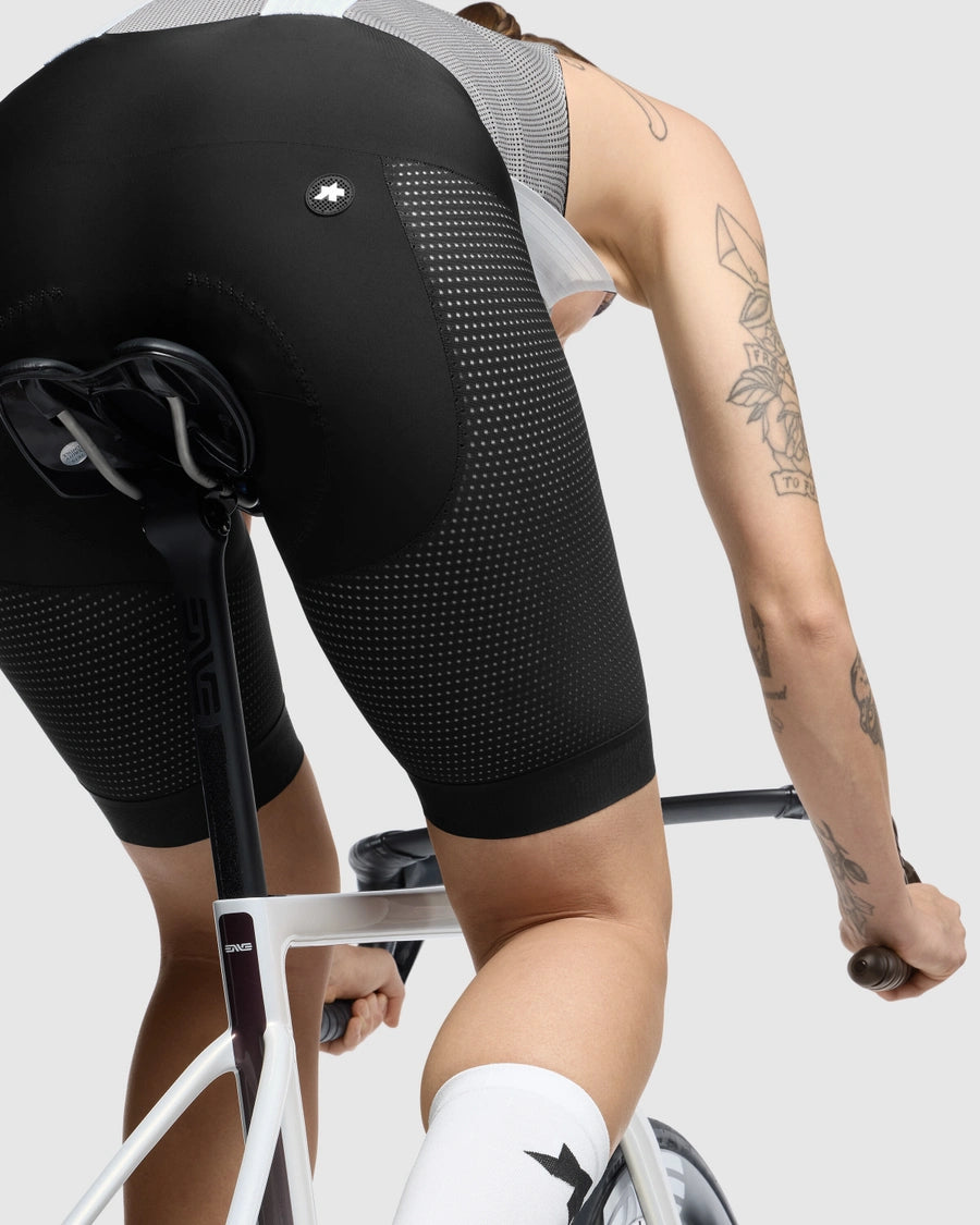 ASSOS MILLE GT INDOOR S11 -lyhyet henkselishortsit Naisten Musta