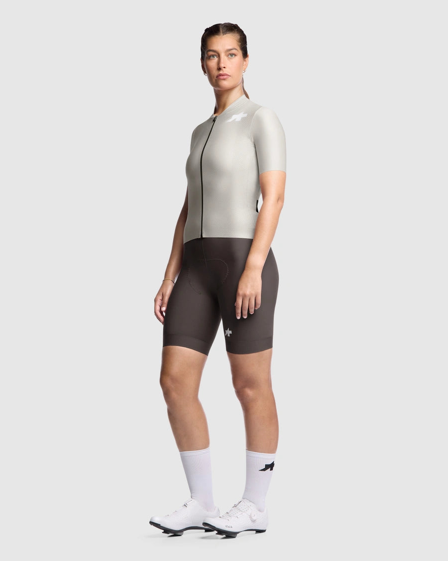 ASSOS UMA GT S11 EVO Naisten lyhythihainen trikoo Almond Milk (mantelimaito)
