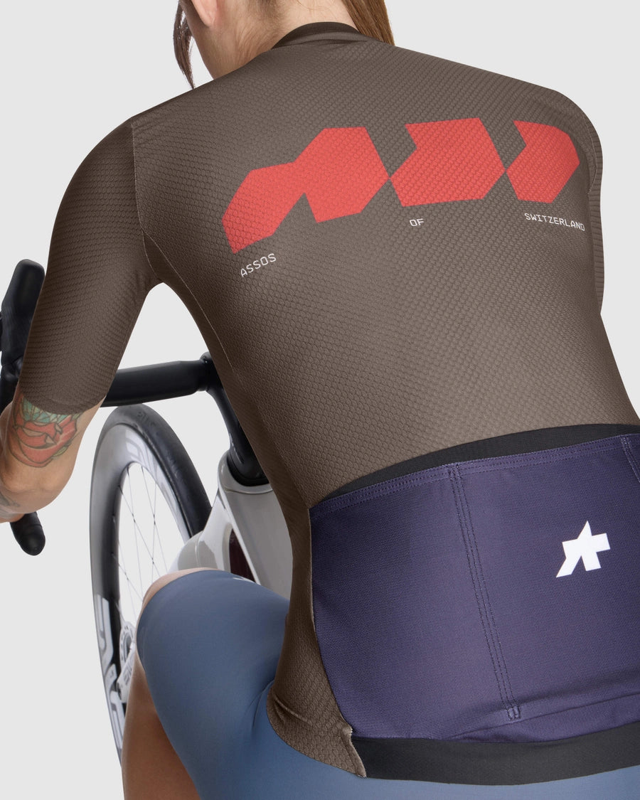 ASSOS DYORA R S11 We are the A Naisten pitkähihainen ruskea trikoo