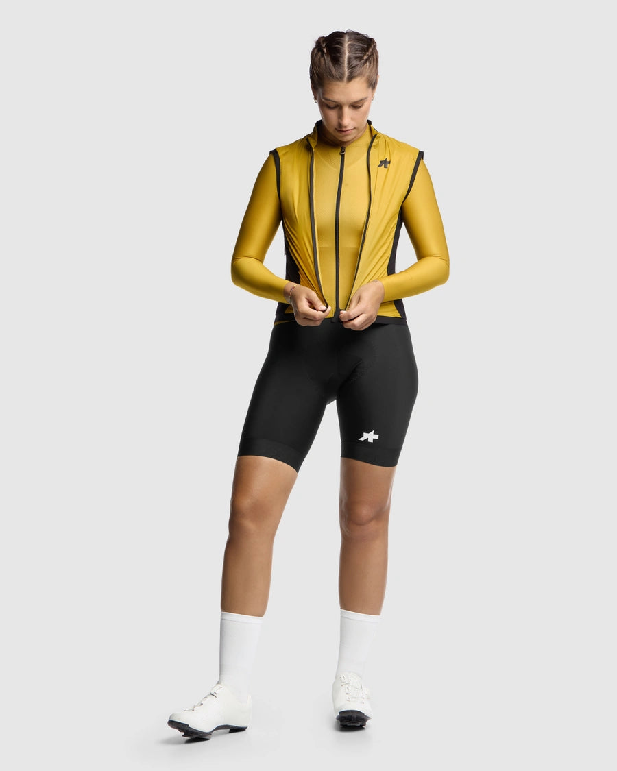 ASSOS UMA GT WIND S11 Naisten kultakeltainen hihaton takki