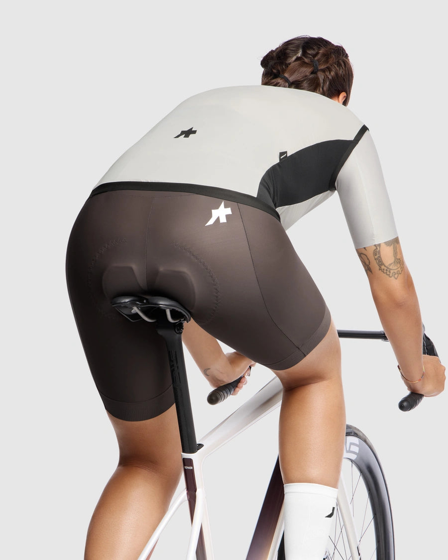 ASSOS UMA GT WIND S11 Naisten hihaton takki Mandelimaito