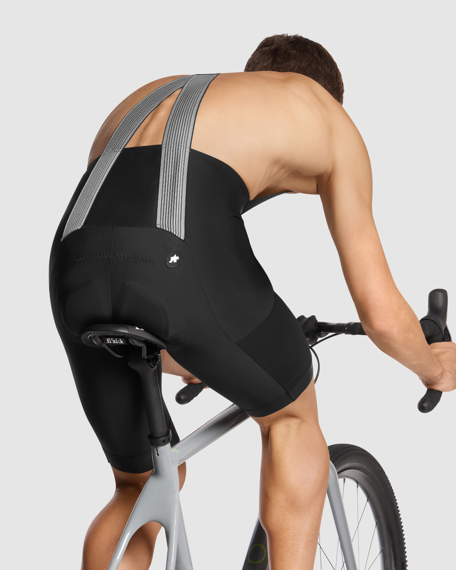 ASSOS TACTICA KIESKÄFER GRAVEL T5 Bib Short Musta