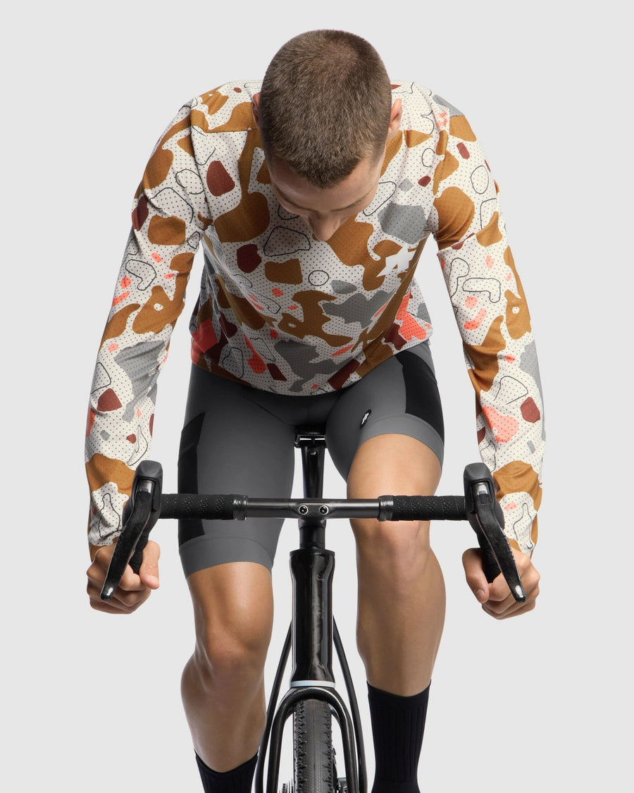 ASSOS TACTICA T5 MUD PLAGE Pitkähihainen Camo trikoo
