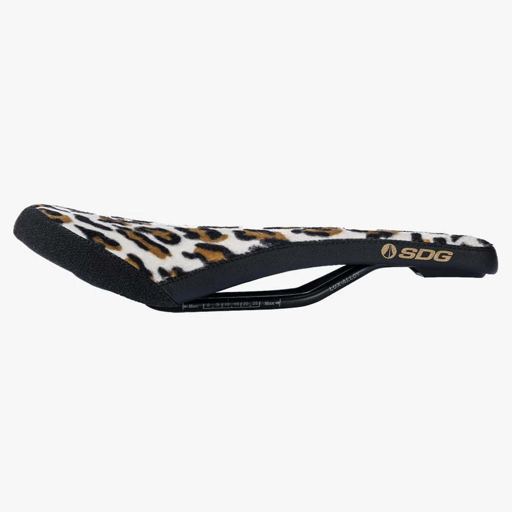 SDG BEL-AIR V3 Animal Throwback Rails Lux Alloy Leopard satula