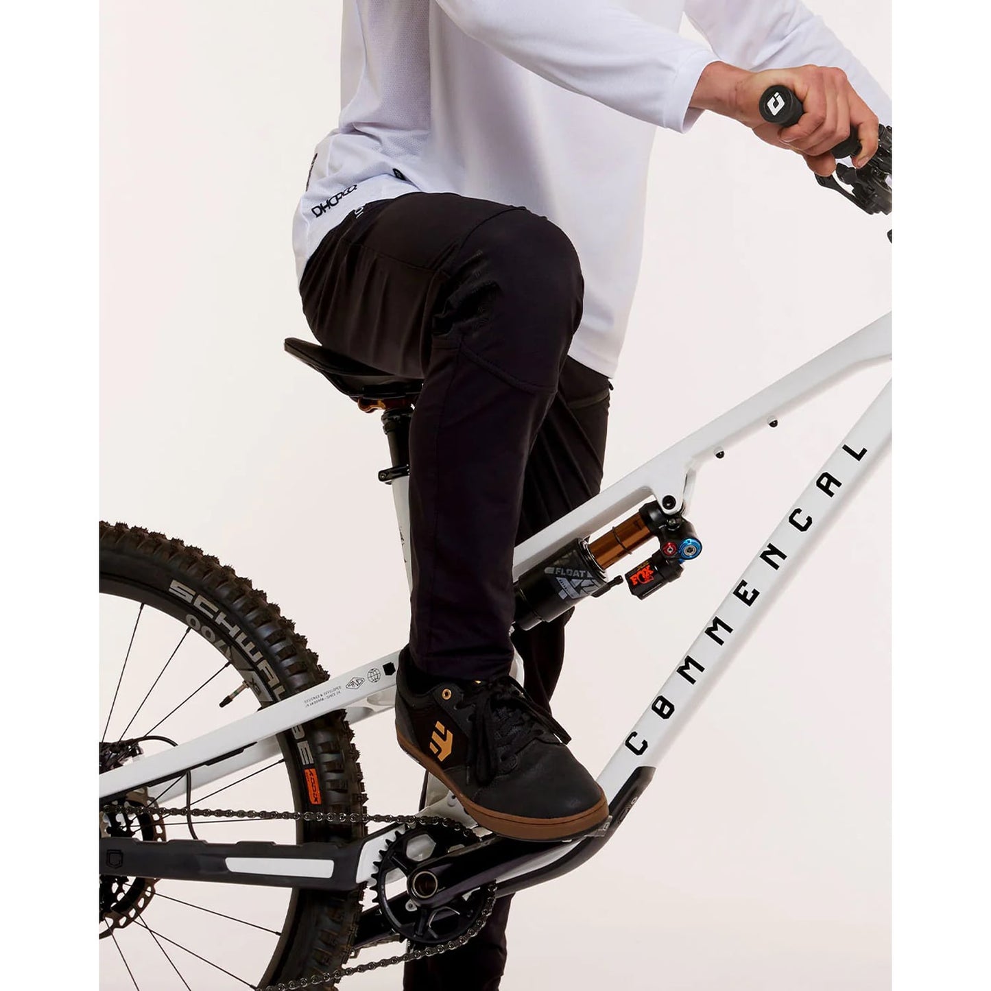 DHARCO GRAVITY housut musta