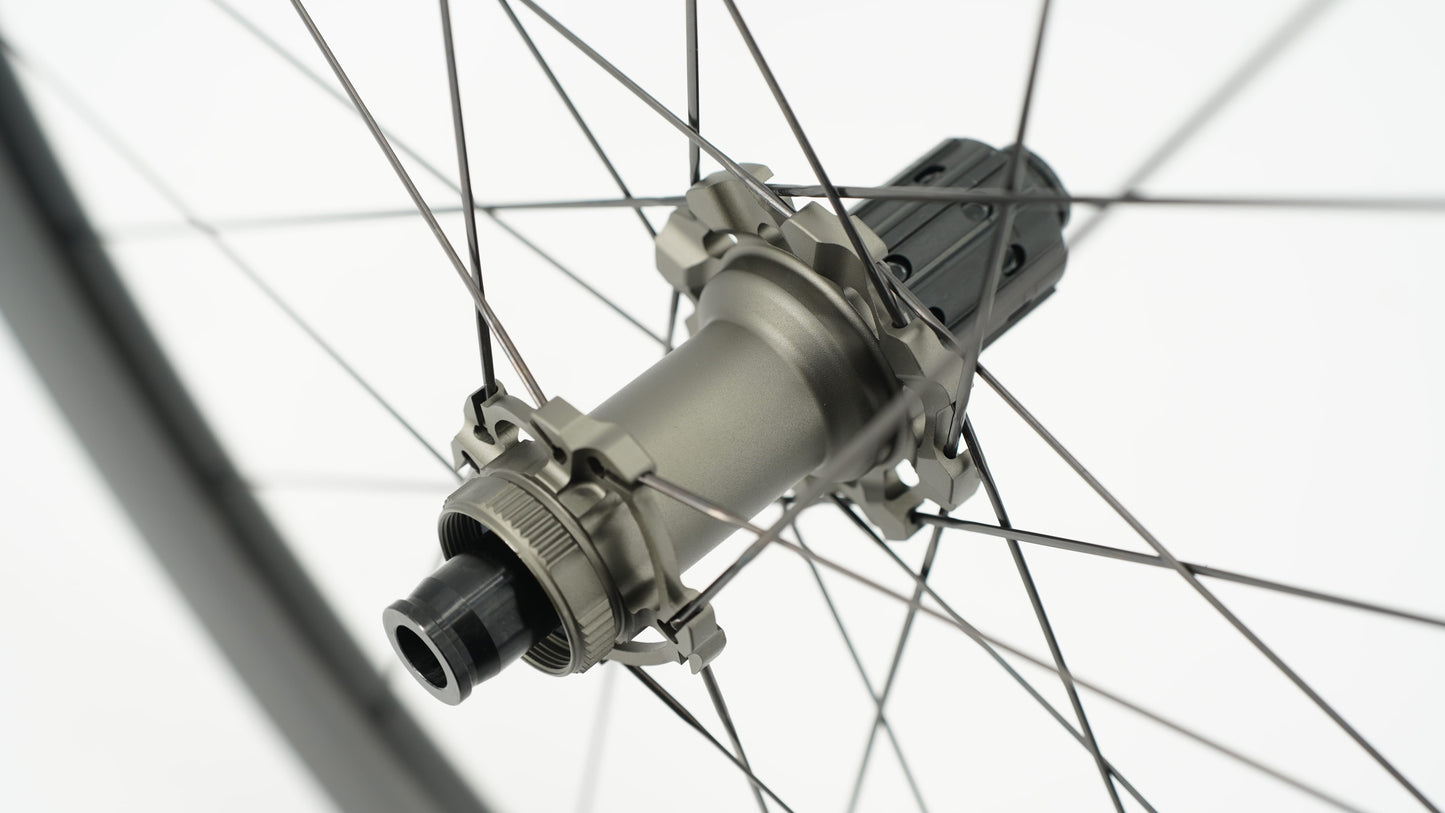 Pari SCOM AERO Tubeless Ready pyörää (Center Lock)
