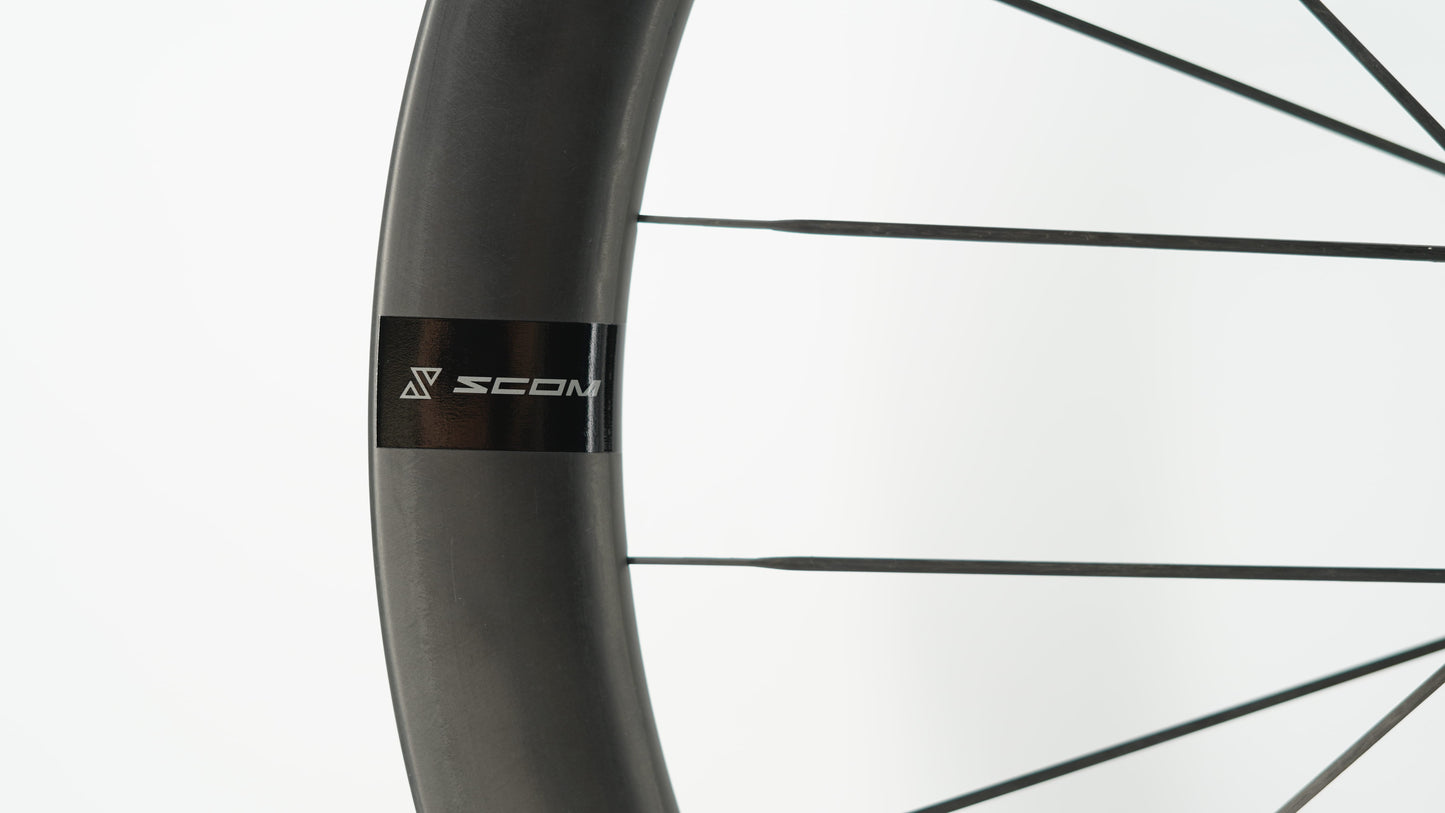 Pari SCOM ULTRA + Tubeless Ready -vanteita (keskuslukko)