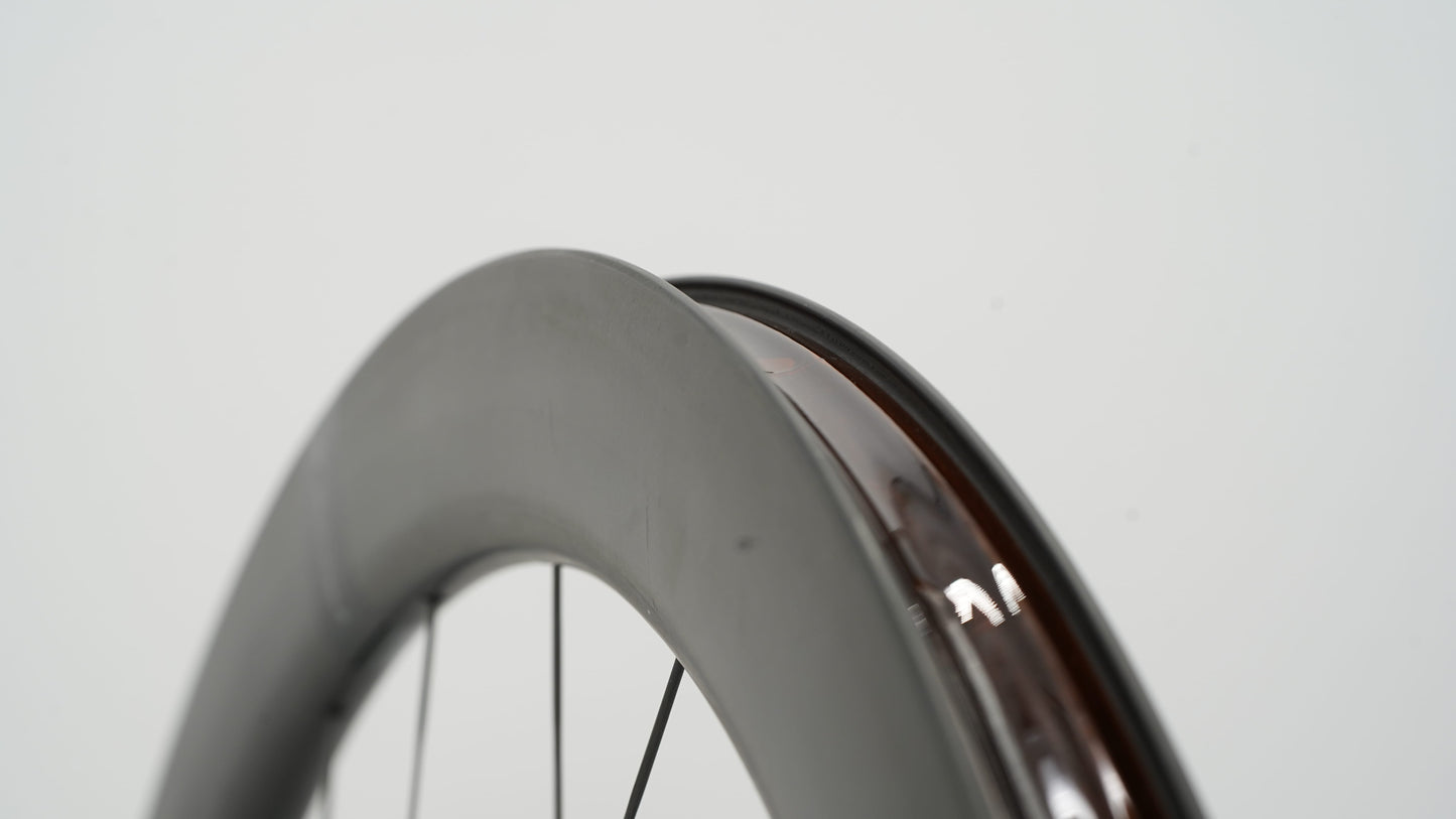 Pari SCOM ULTRA + Tubeless Ready -vanteita (keskuslukko)