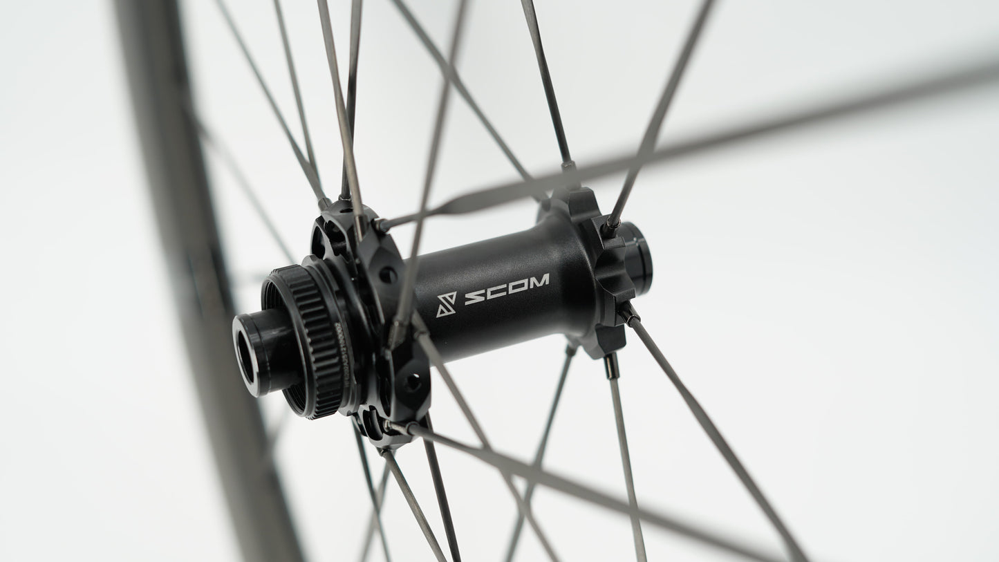 Pari SCOM RACE Tubeless Ready pyörää (Center Lock)
