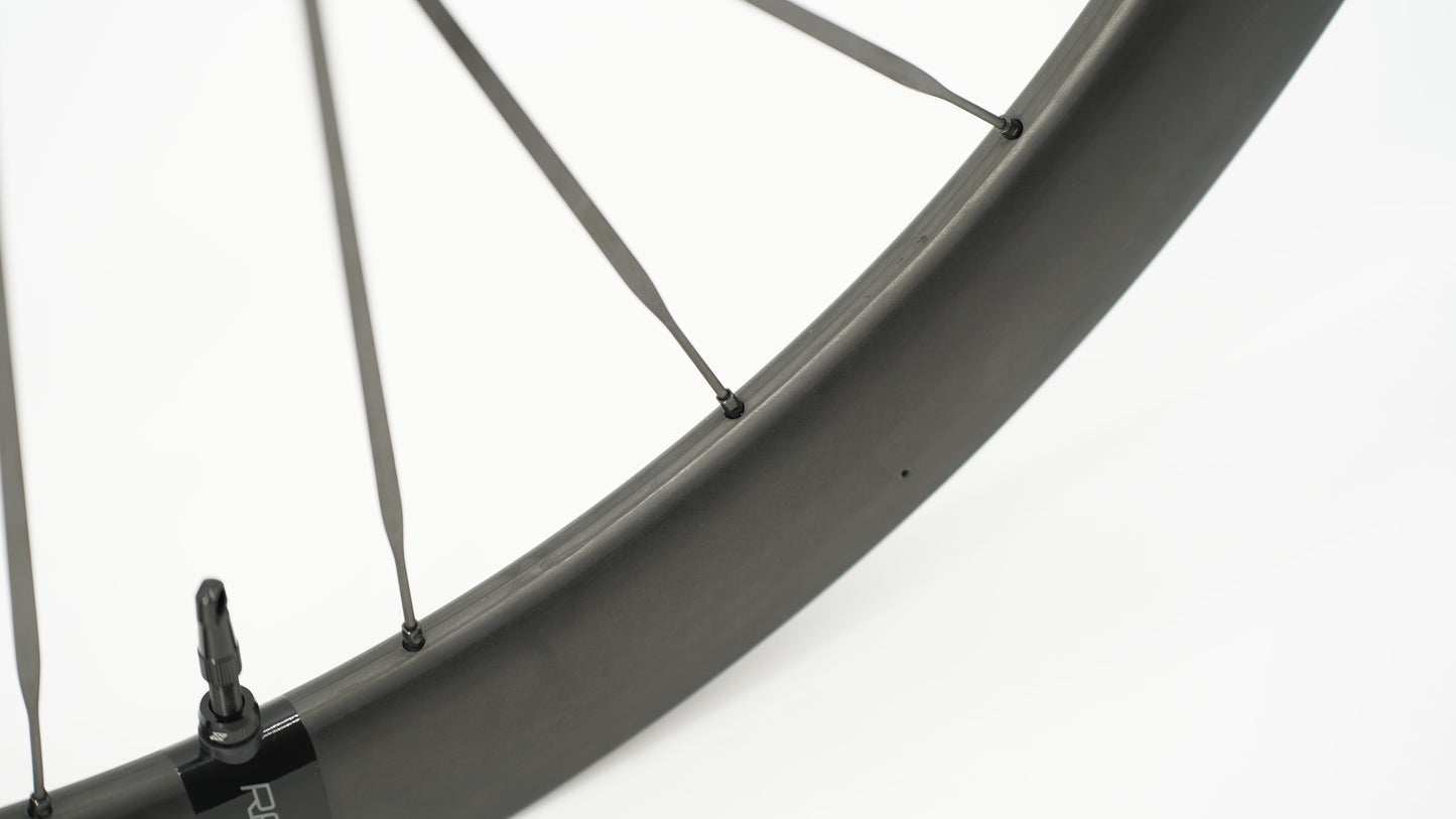 Pari SCOM RACE Tubeless Ready pyörää (Center Lock)