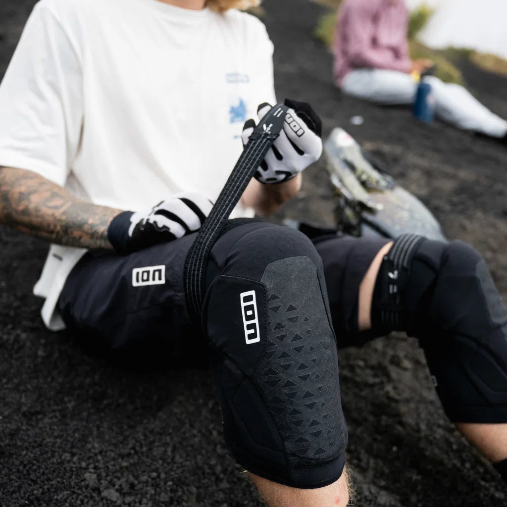 ION K-Pact Zip Unisex polvisuojat musta