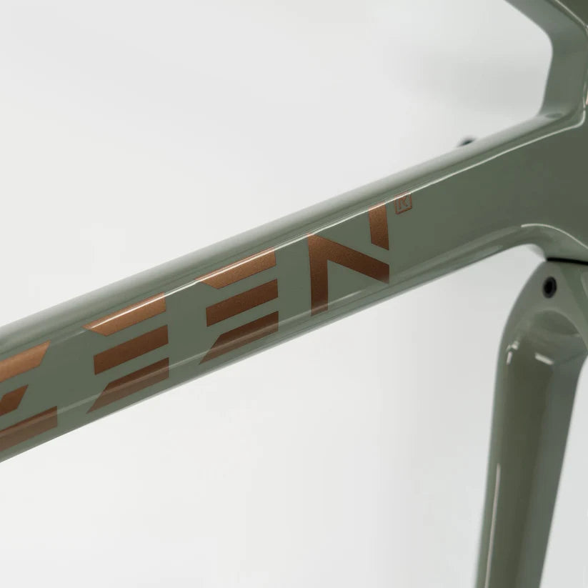 ZEEN EXPLORER -runko ja ZEEN GRAVEL -ohjaustanko -paketti