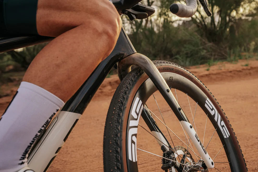 Pari ENVE G SES 4.5 Tubeless Ready -vanteita (keskuslukitus) musta/valkoinen