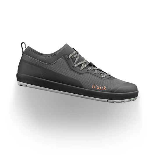 FIZIK VERSOR 2 FLAT -maastopyöräilykengät, harmaa/musta