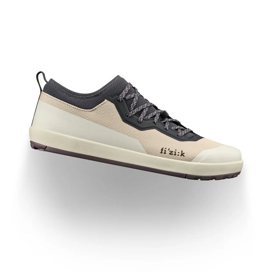 FIZIK VERSOR 2 FLAT -maastopyöräilykengät, valkoinen/harmaa