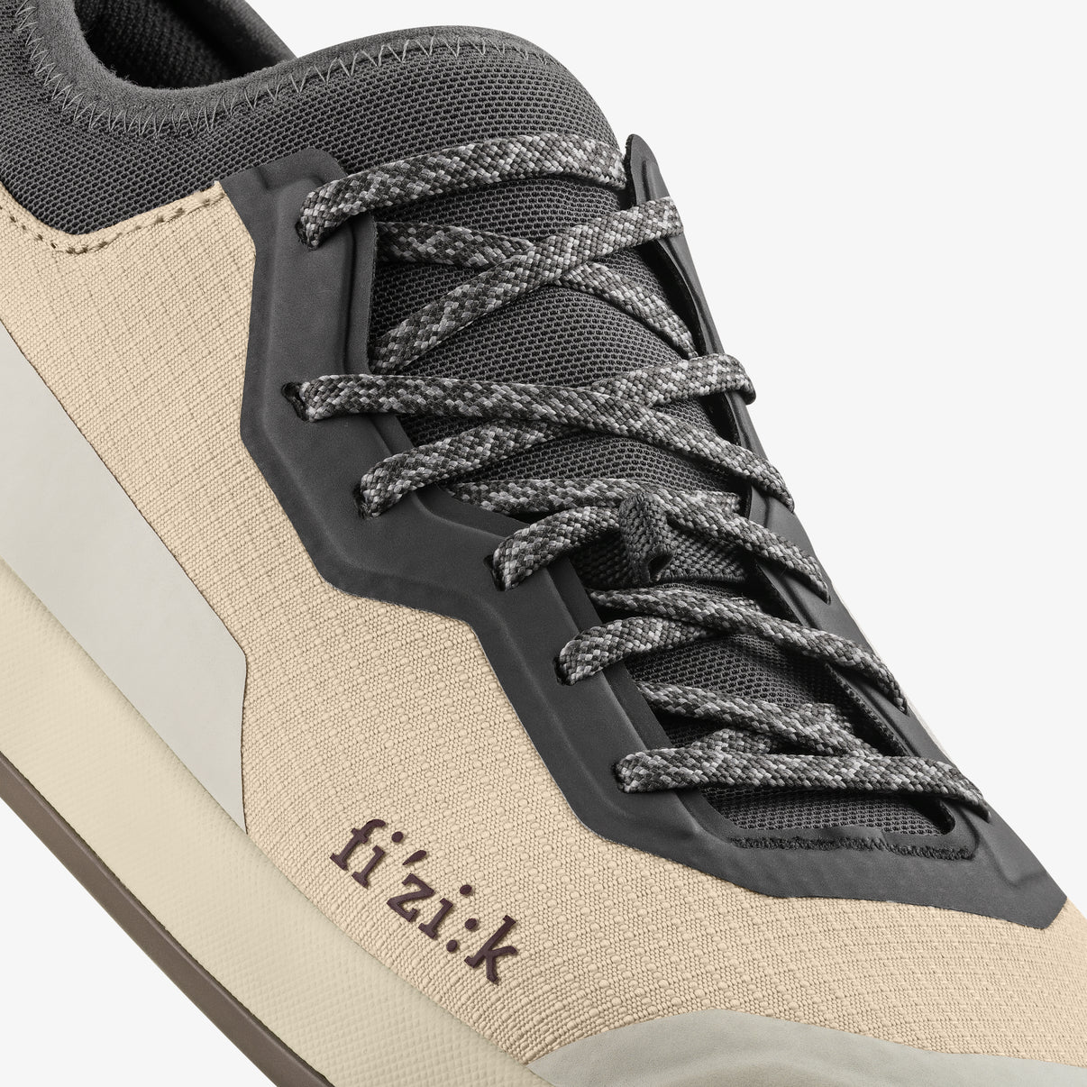FIZIK VERSOR 2 FLAT -maastopyöräilykengät, valkoinen/harmaa